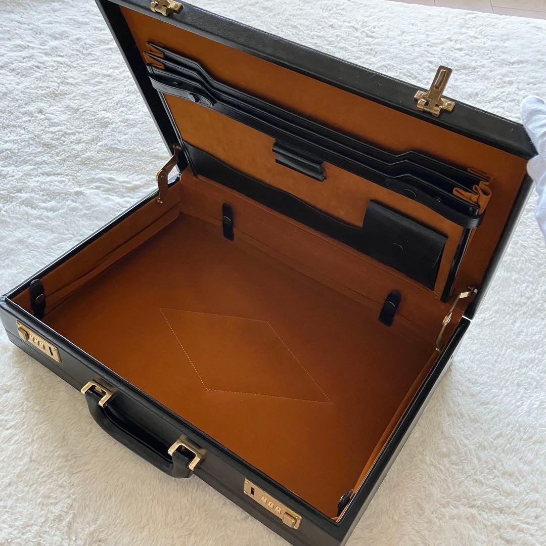 極上品 CAGIVA ITALY 本革 レザー アタッシュケース ブラック