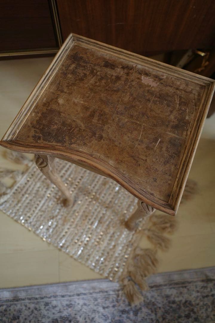 ヴィンテージ家具　ヨーロッパ　サイドテーブル 花台 コンソールテーブル