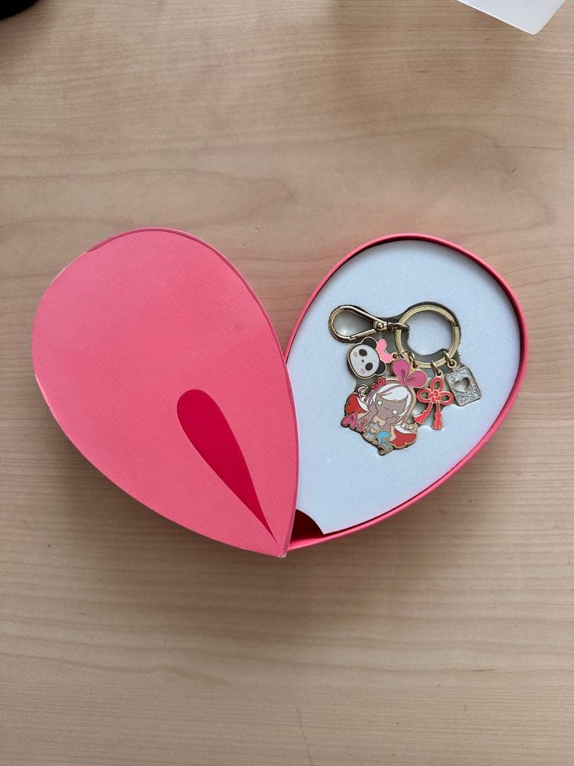 9/11出品取り下げ　Sky 星を紡ぐ子どもたち キズナアイ キーチェーン