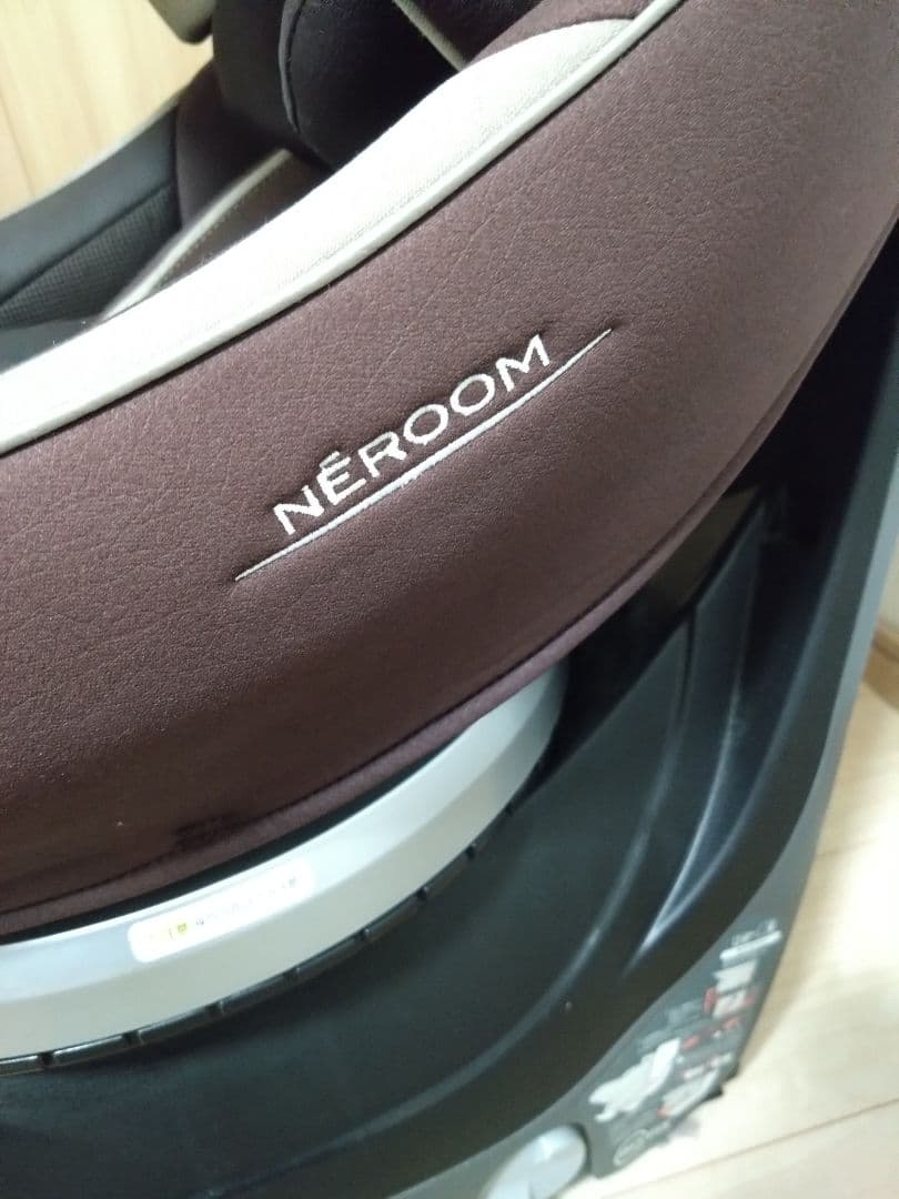 早い者勝ち！Combi ISO-FIX 車用チャイルドシート ブラウン