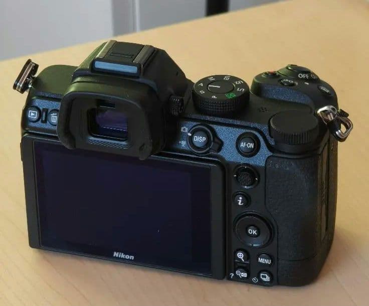 Nikon Z 5 ミラーレス一眼カメラ 本体