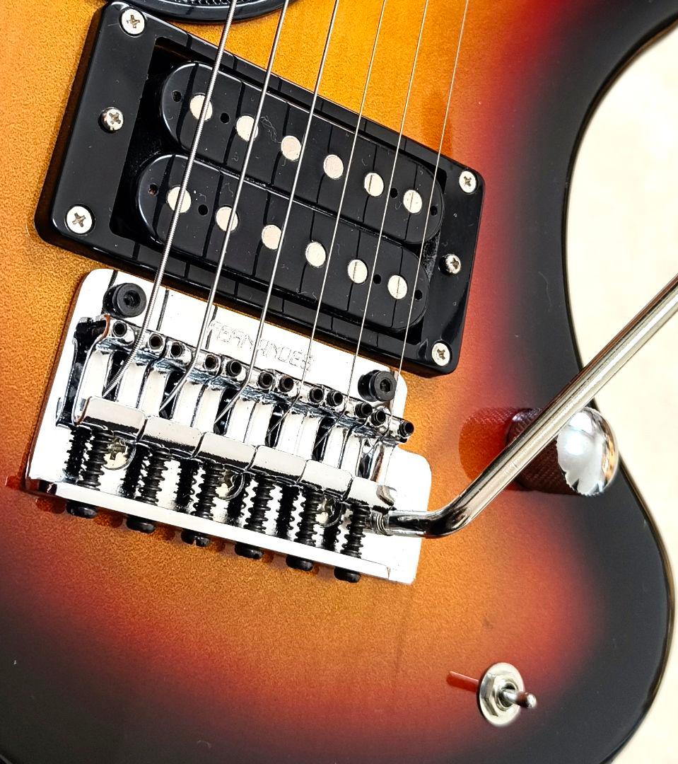 【超美品】ZO-3 芸達者 3TS アンプ内蔵ミニギター 専用ケース付