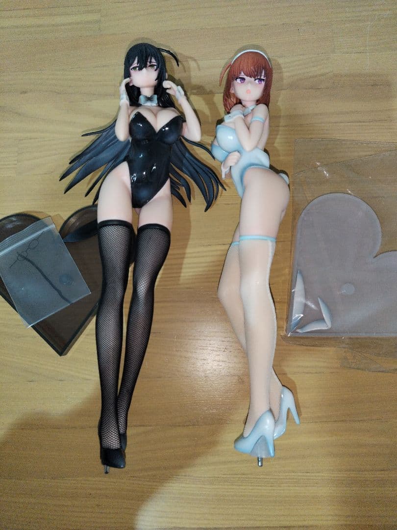 アニメキャラクター フィギュア 2体セット　白バニー　黒バニー