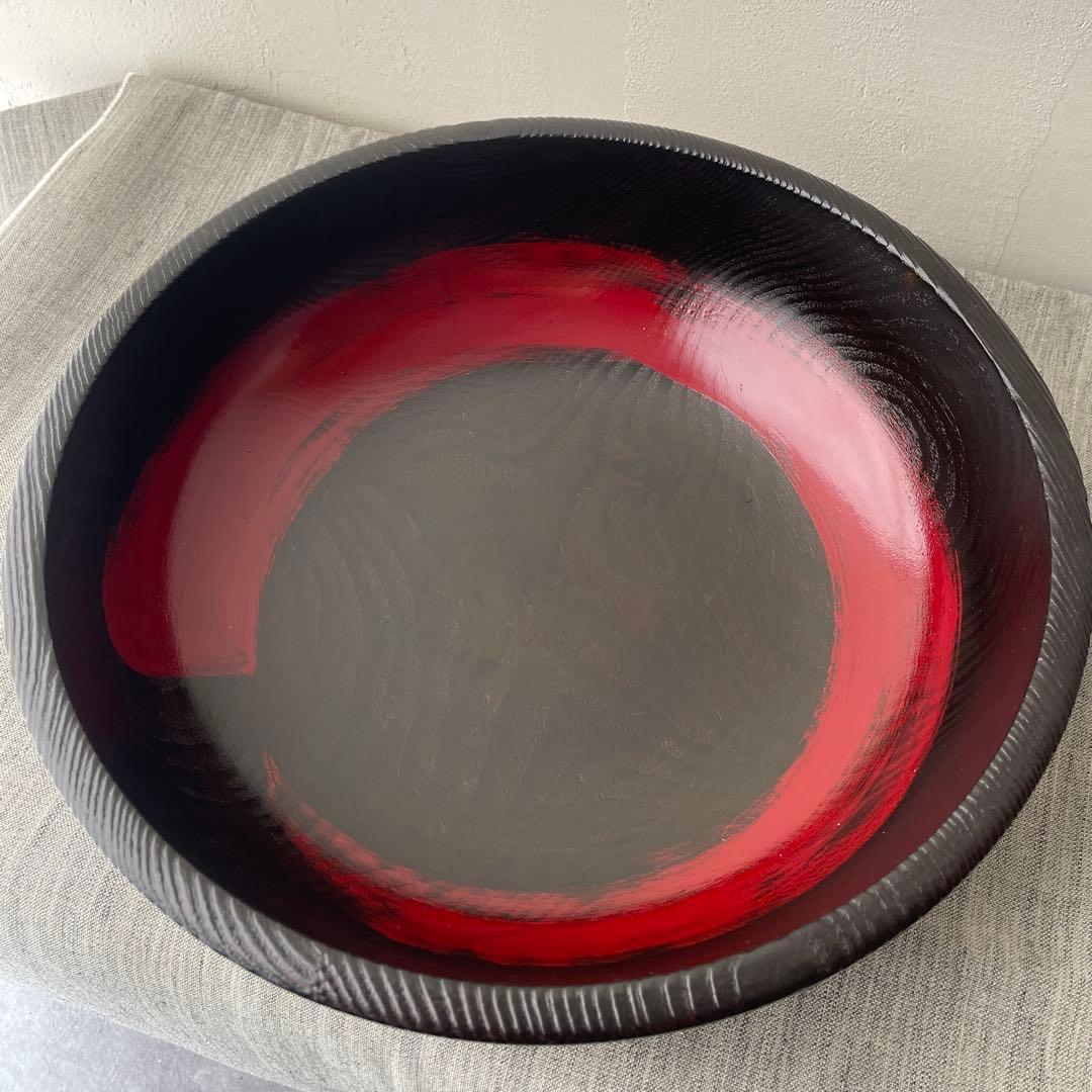 こね鉢　木製　無垢材　くり抜き　刷毛目　漆塗　松材？　大型ボウル　黒に赤丸