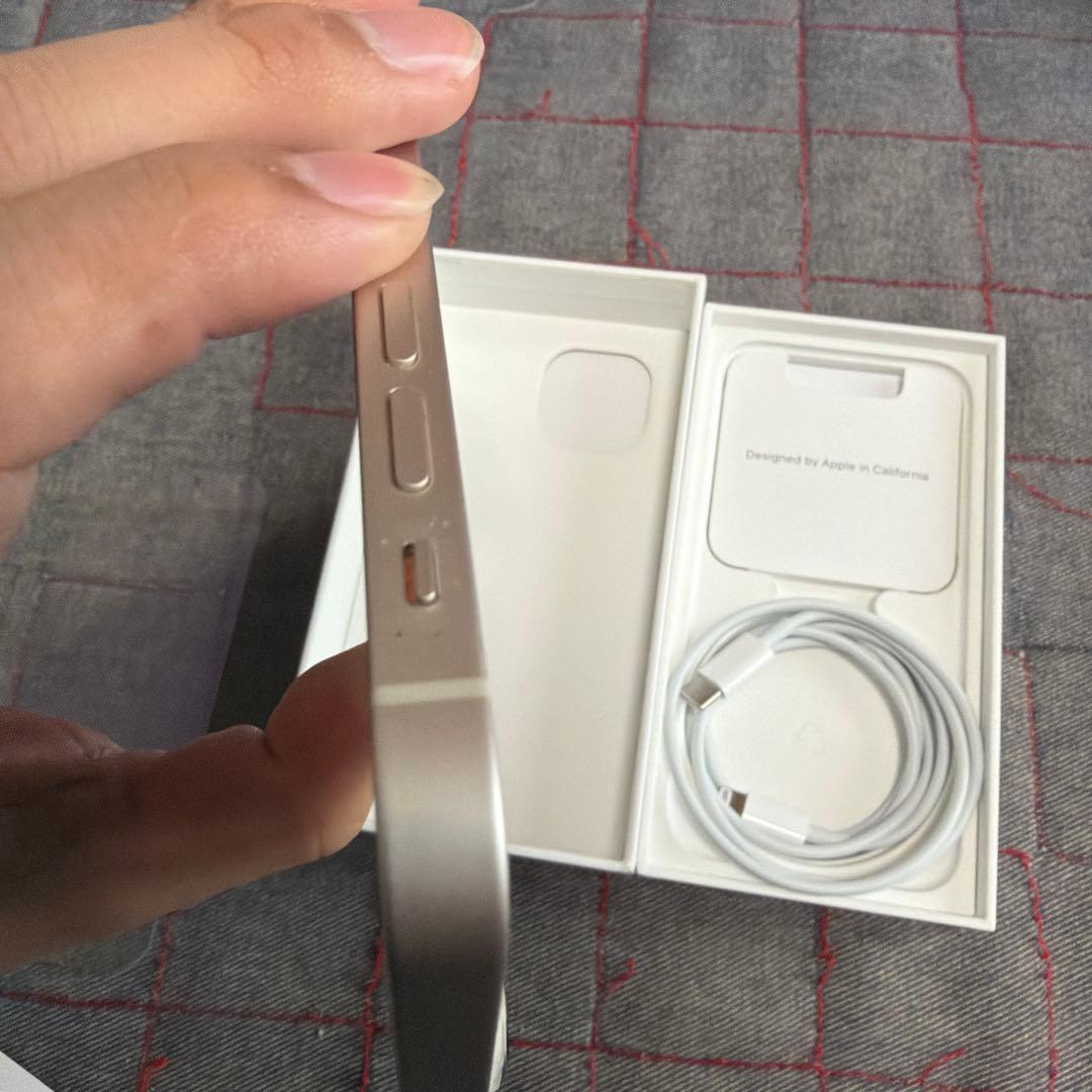 ぐっさん iPhone13mini スターライト au 初期化済み