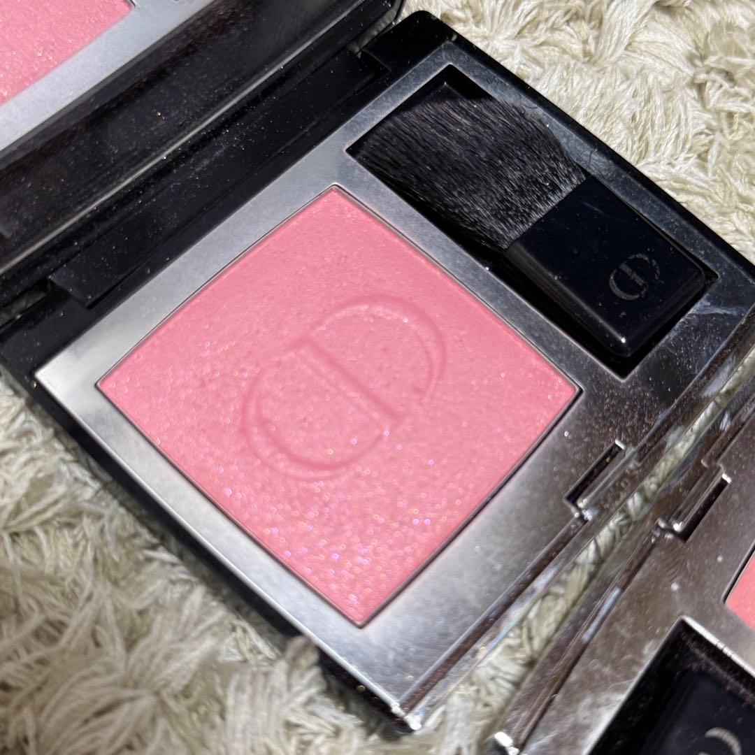 ディオールスキン　ルージュブラッシュ　Dior パウダーチーク ピンク