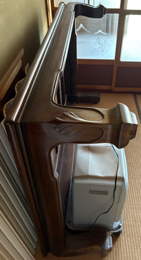 紫檀材？ケヤキ材？座卓