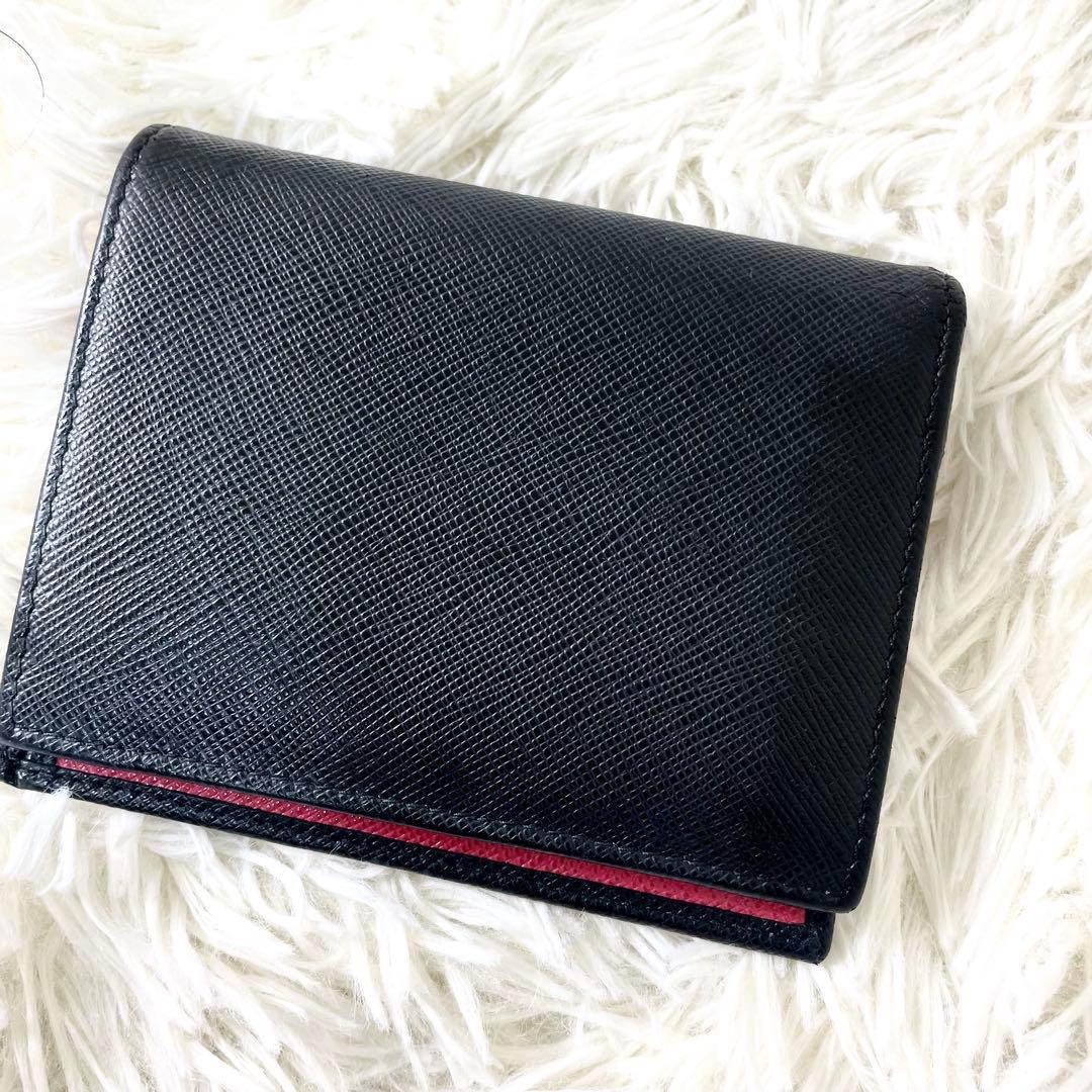 プラダ　PRADA 二つ折り財布　サフィアーノ　ブラック　黒　ゴールド