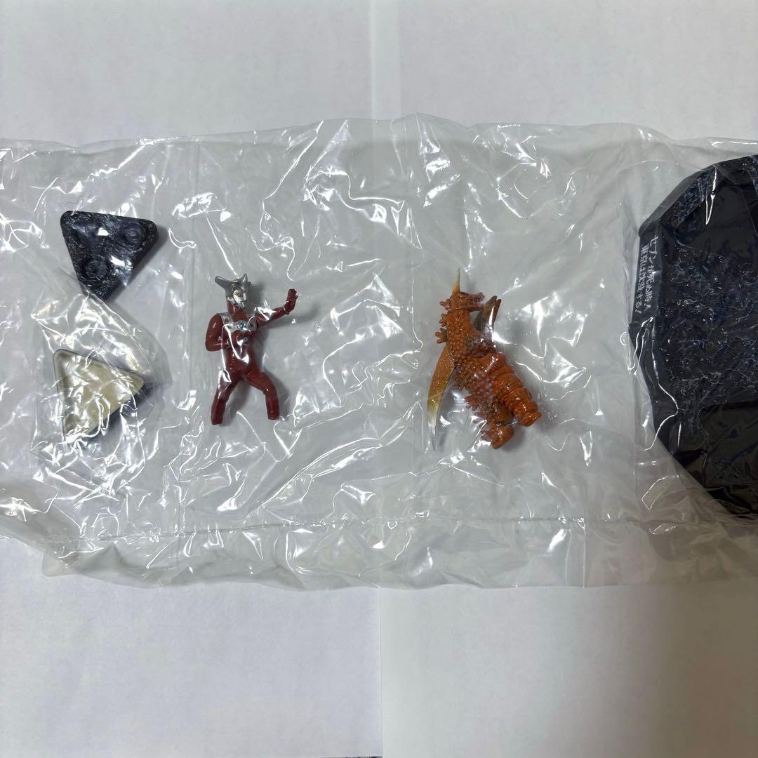 【新品未開封】ウルトラ怪獣戯画　ウルトラマンレオ vs レッドギラス　フィギュア