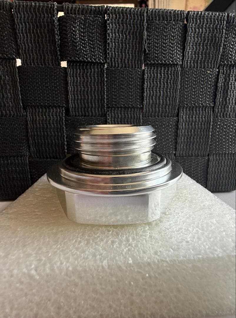 TRD オイルフィラーキャップ ネジ式