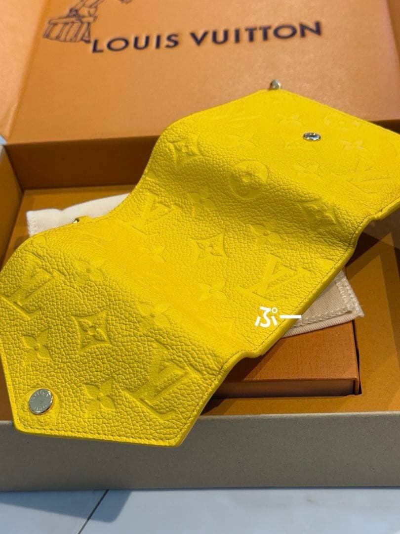 ルイヴィトン　ポルトフォイユ・ヴィクトリーヌ 三つ折り財布 イエロー　未使用品！
