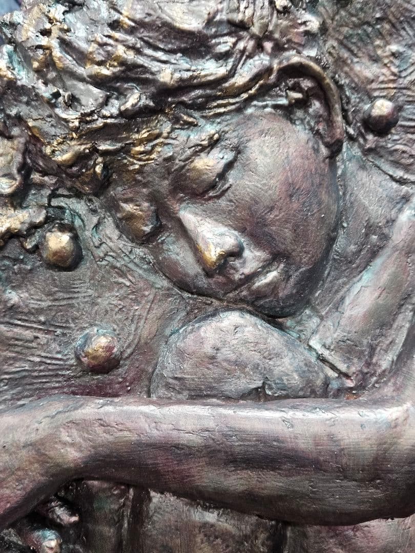 彫刻レリーフ胎内