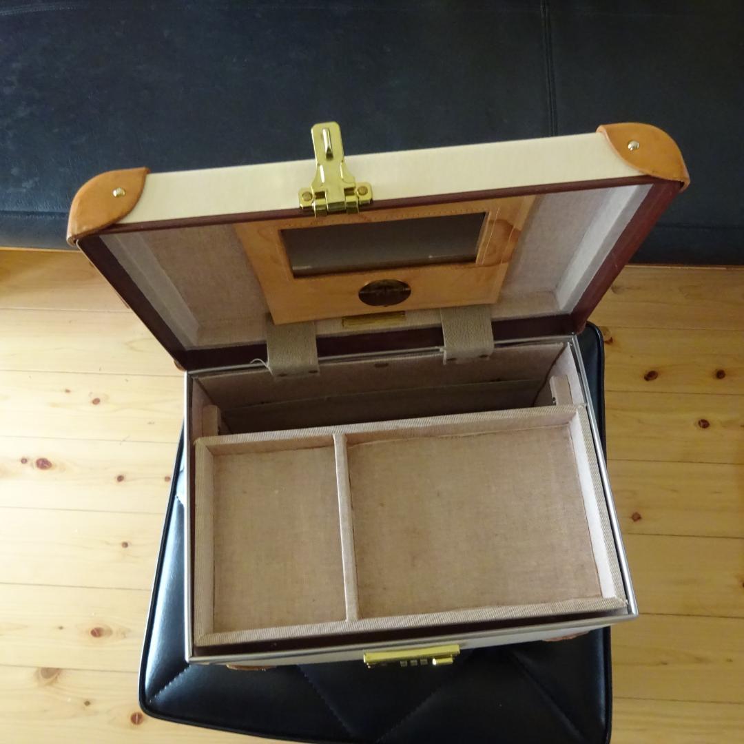 r*i様 GLOBE TROTTER グローブトロッター コスメケース13インチ