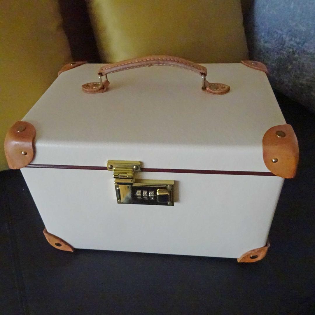 r*i様 GLOBE TROTTER グローブトロッター コスメケース13インチ