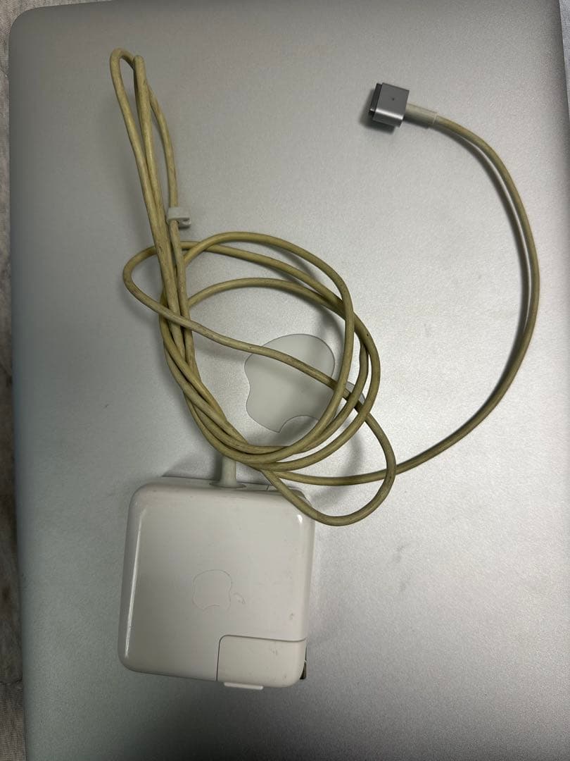 Apple MacBook　Air　 IntelCore5 i５【値段交渉あり】