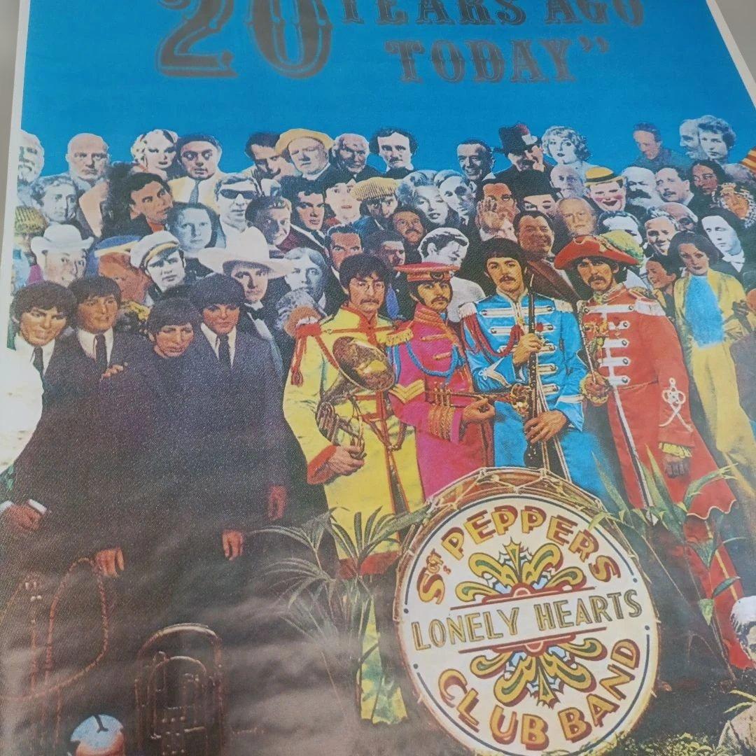 BEATLES 大判ポスター サージェント・ペパーズ・ロンリー・ハーツ・クラブ