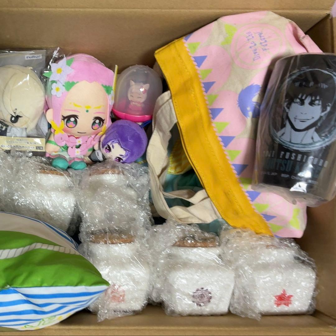 アニメ　ノンジャンル　大量　まとめ売り　缶バッジ　クリアファイル　一番くじ　紙類