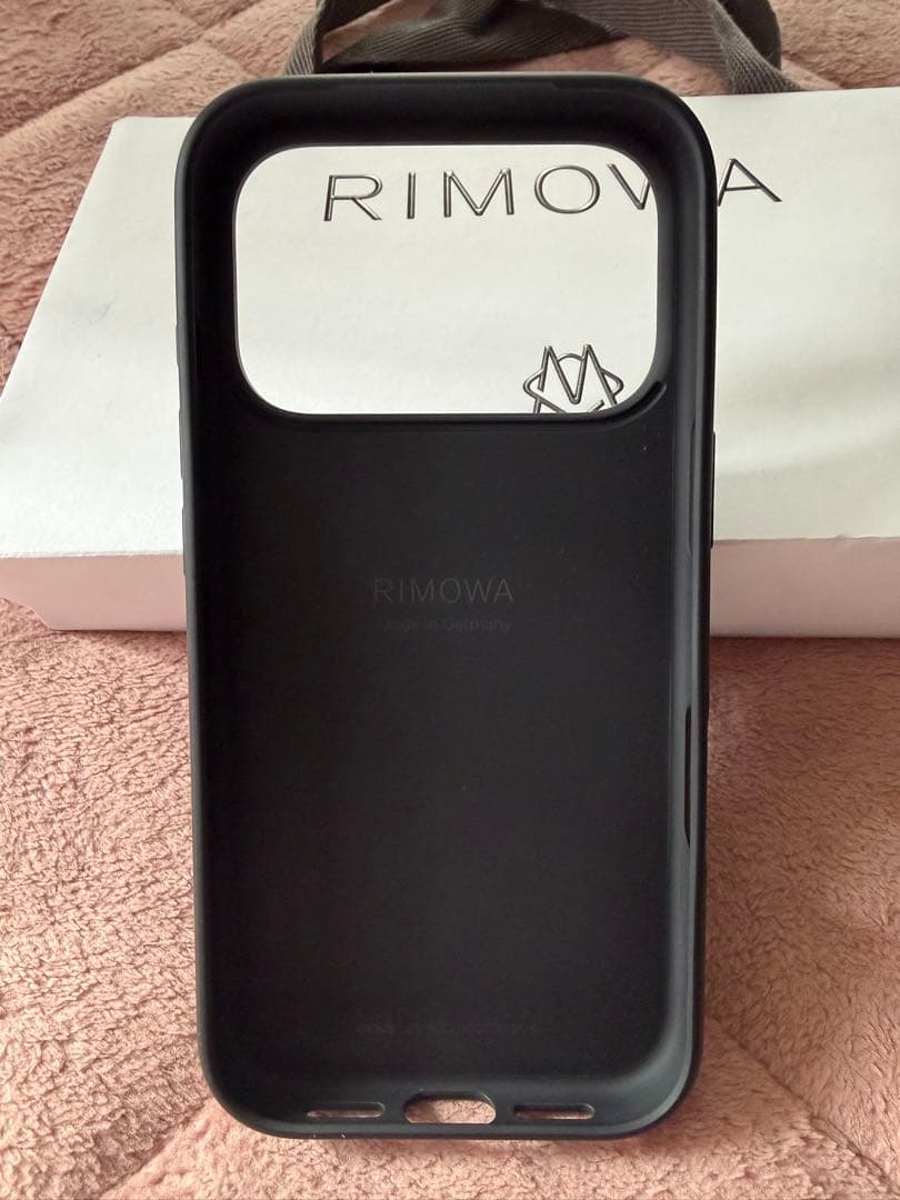 RIMOWA ブラック iPhone17pro用ケース