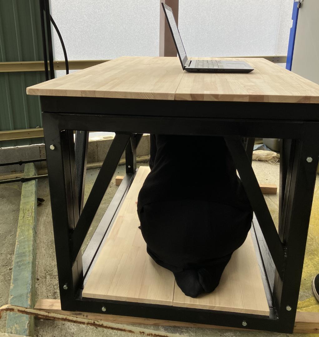 ね*】様 勉強机　事務机（緊急時は避難シェルター） 　限定商品再販なし