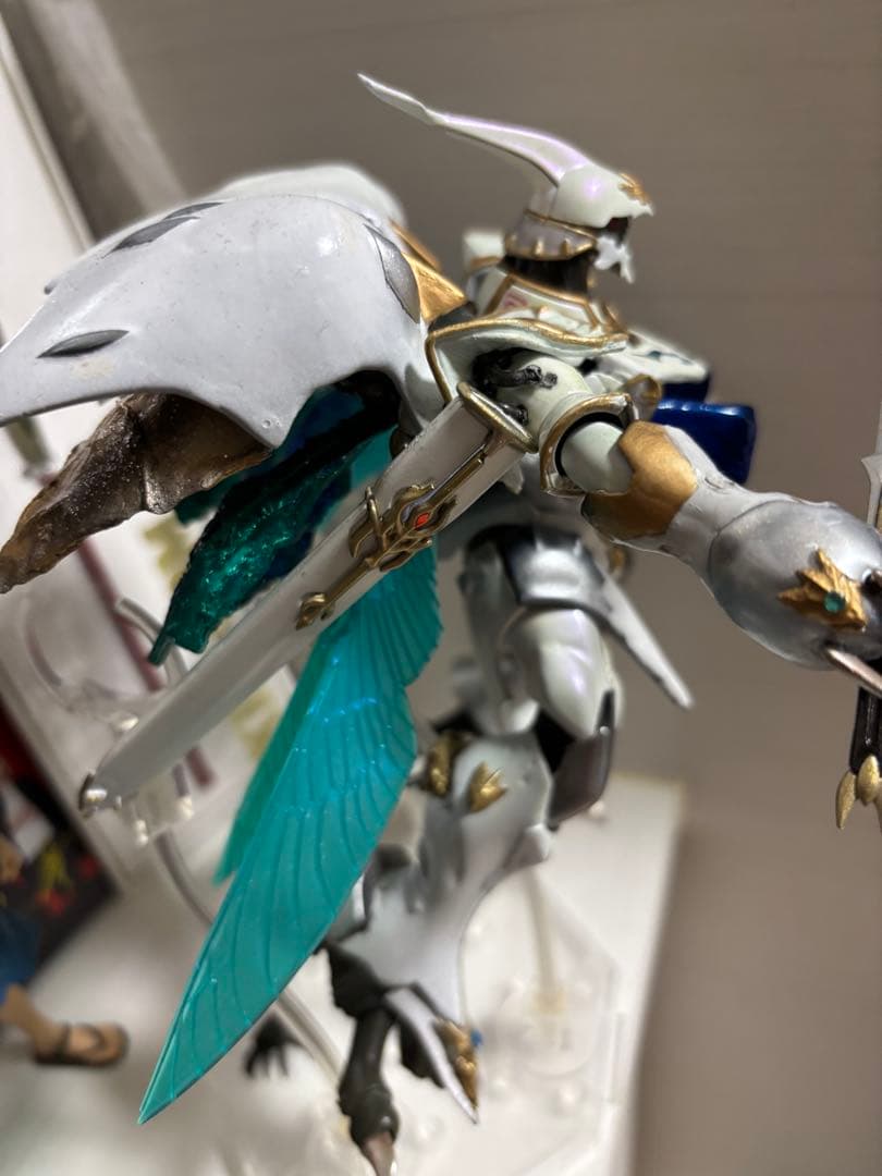 ロボットフィギュア ホワイト ゴールド