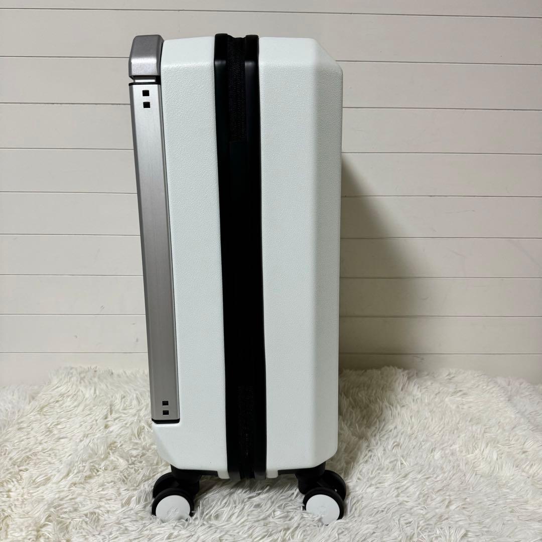 新品未使用✨PHOENX TELA40 キャリーケース　４輪　ホワイト　ビジネス