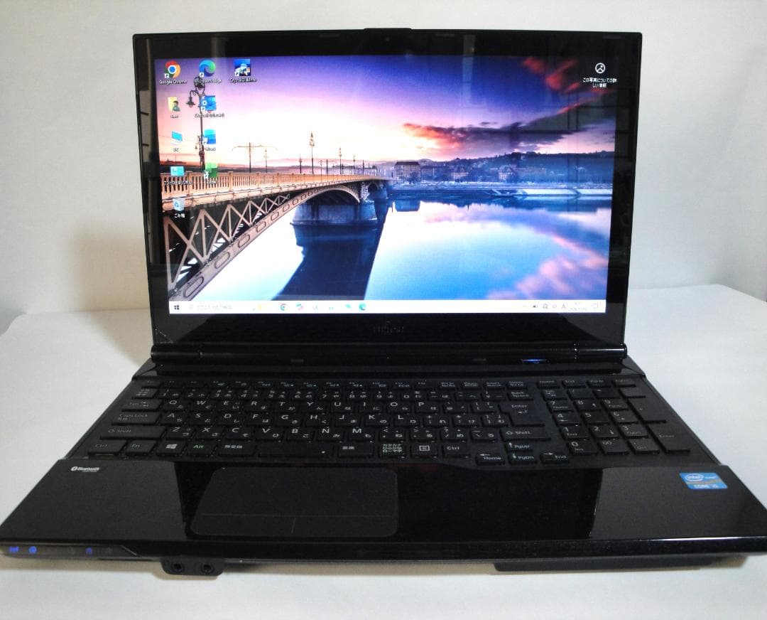 富士通AH56/K　WIN10　SSD 500GB