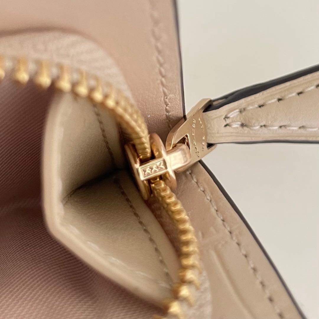 COACH コーチ　折り財布　クロコダイル エンボスド レザー　アイボリー