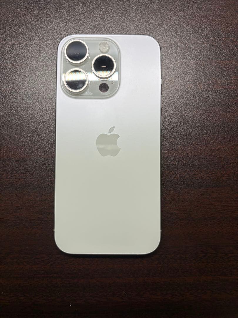 iPhone 15Pro 256GB ホワイトチタニウム simフリー