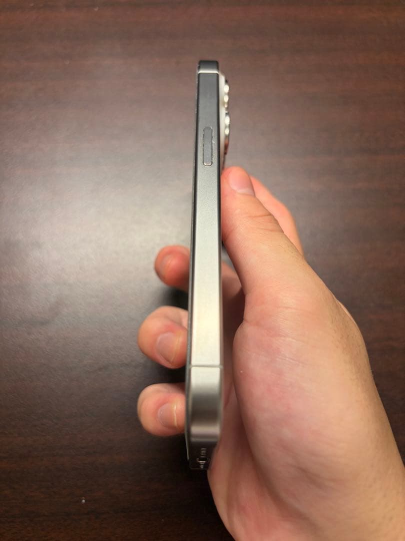 iPhone 15Pro 256GB ホワイトチタニウム simフリー