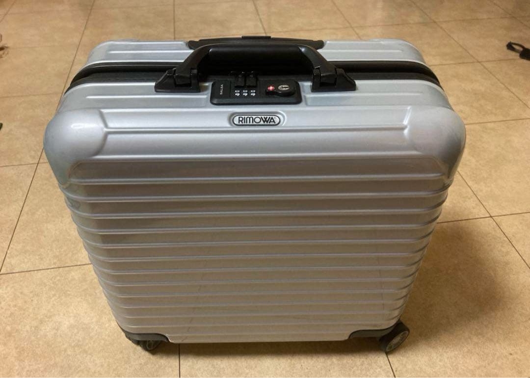 RIMOWA SALSA Business リモワ サルサ ビジネス ４輪 機内