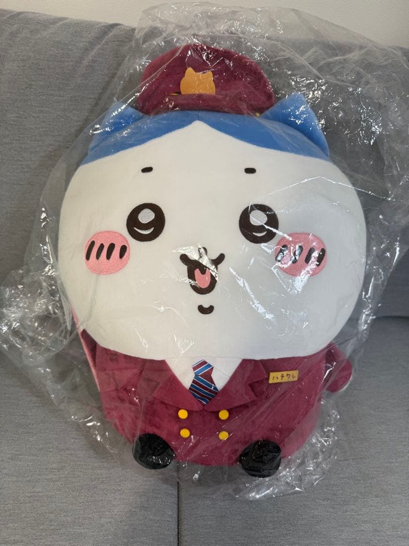 【新品】ちいかわ　阪急電車　BIGぬいぐるみ　ぬいぐるみ　ハチワレ