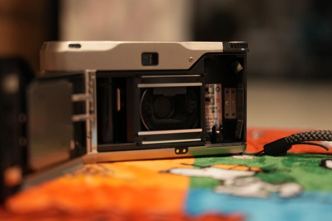 美品　CONTAX T2 コンパクトフィルムカメラ