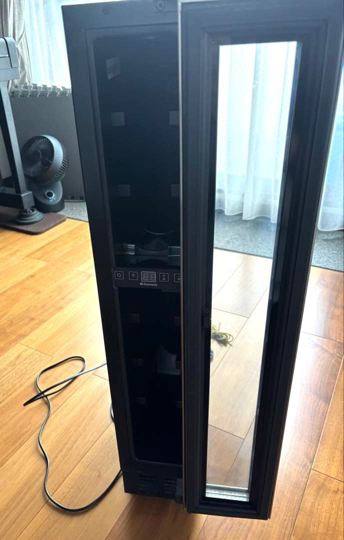 ワインセラー (Dometic スリムタワー)