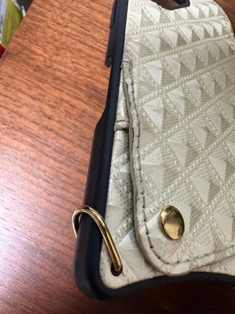 BANDOLIER iPhone 16 ケース