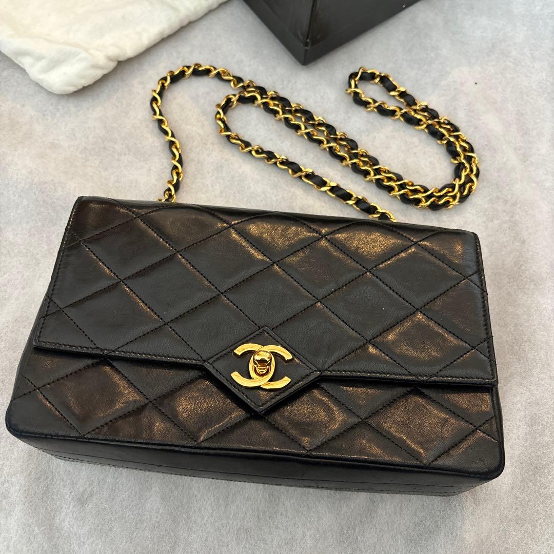 シャネル　マトラッセ　ラムスキン　ヴィンテージ　ブラック　黒　フラップバッグ