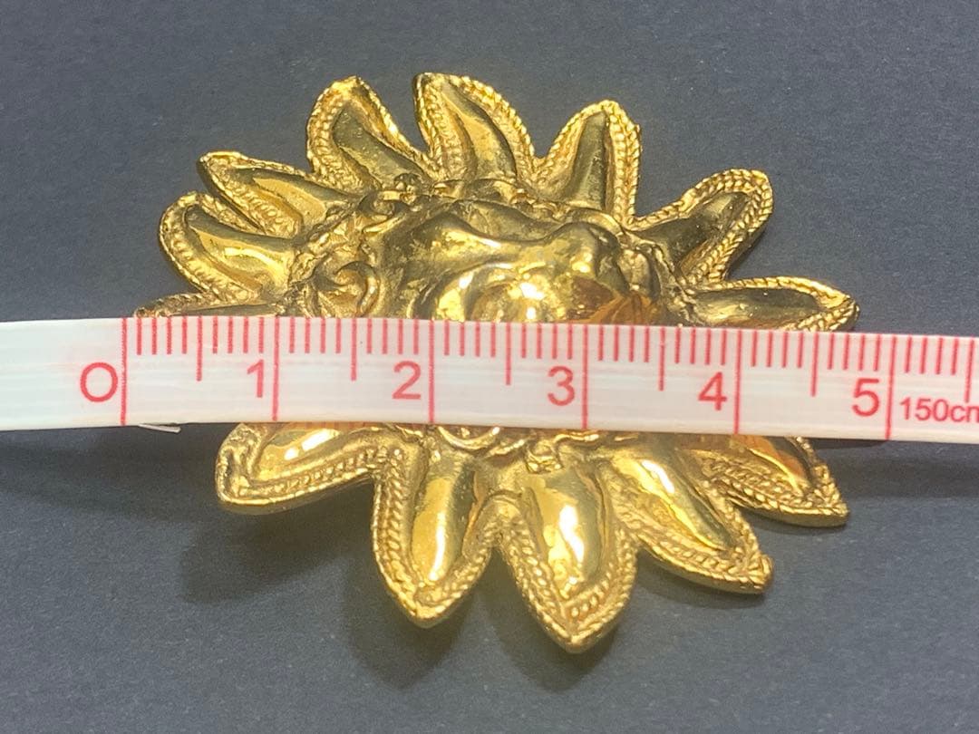 CHANEL 獅子 ライオン モチーフ ブローチ ゴールド GP 刻印