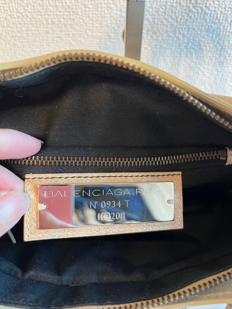 BALENCIAGA FIRST 2008 ザ ファースト ベージュ　タグ付き