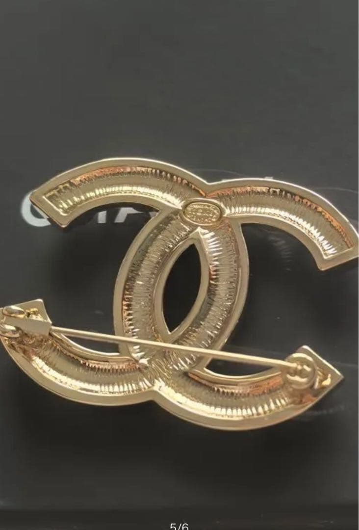 CHANEL CCロゴ ブローチ ゴールド ピンク　レシートなどの付属品あり