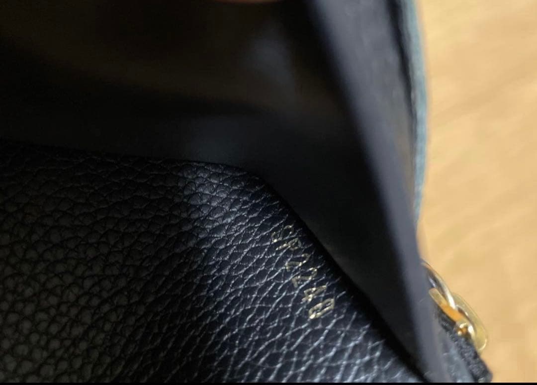 ルイヴィトン ポルトフォイユ ヴィクトリーヌ