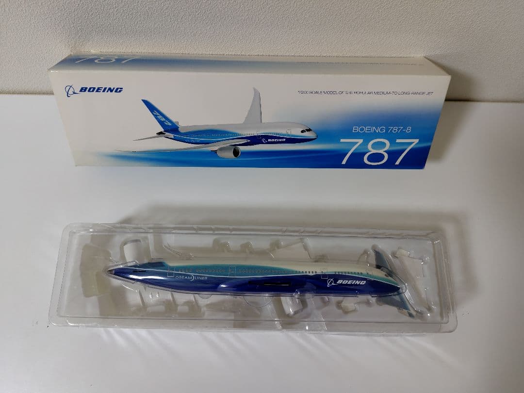 1/200 BOEING 787-8 DREAMLINER ボーイング