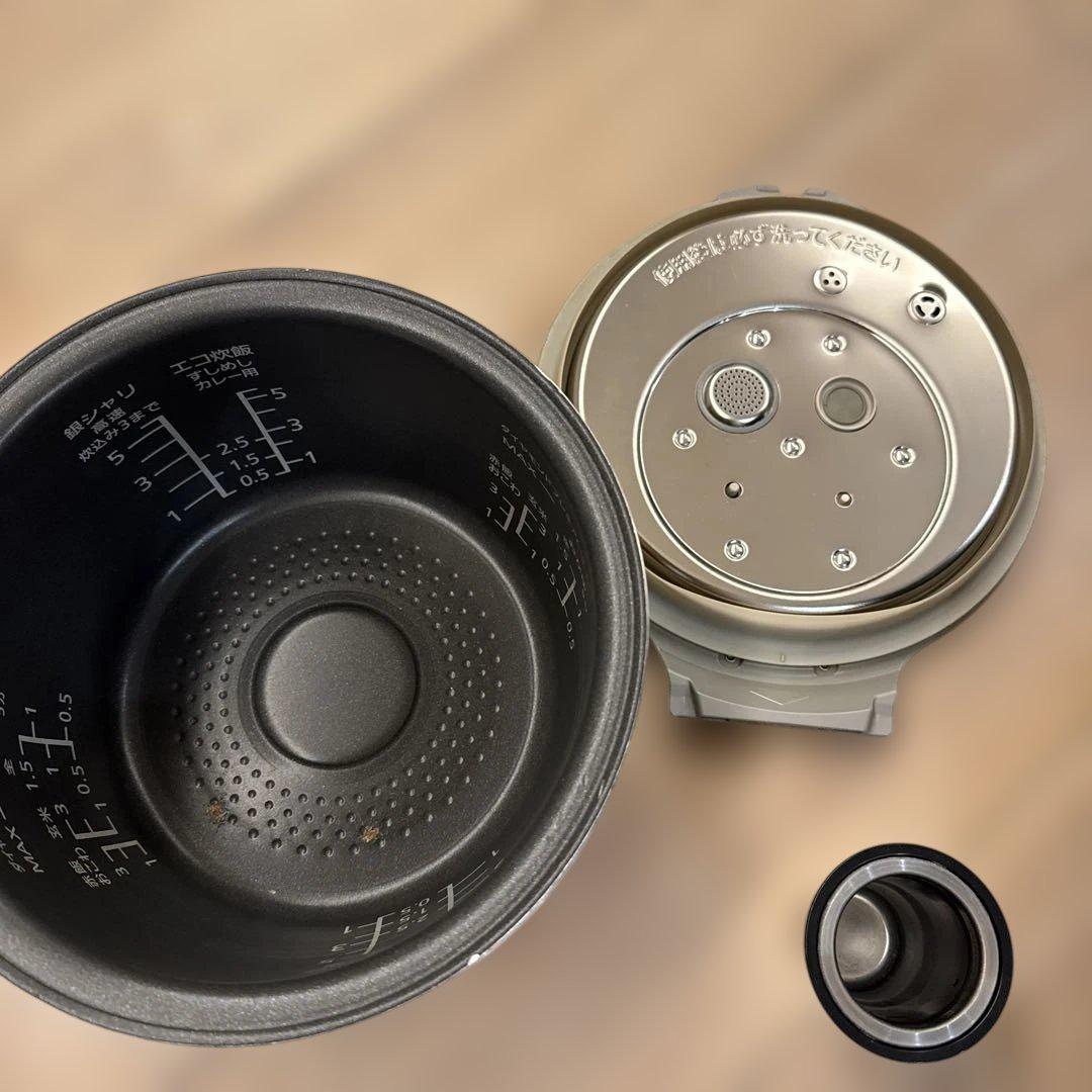 Panasonic 可変圧力IH炊飯器 5.5合炊き SR-VSX101