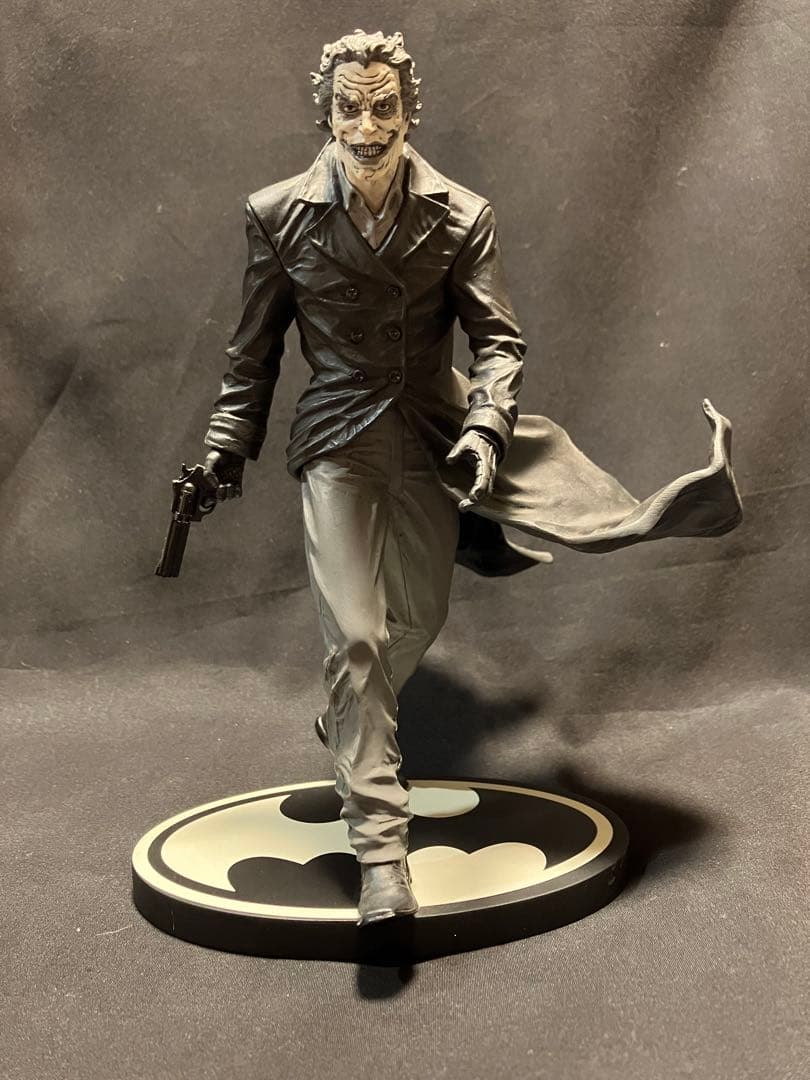 ＤＣダイレクト スタチュー ジョーカー ブラック&ホワイト リー・ベルメホ