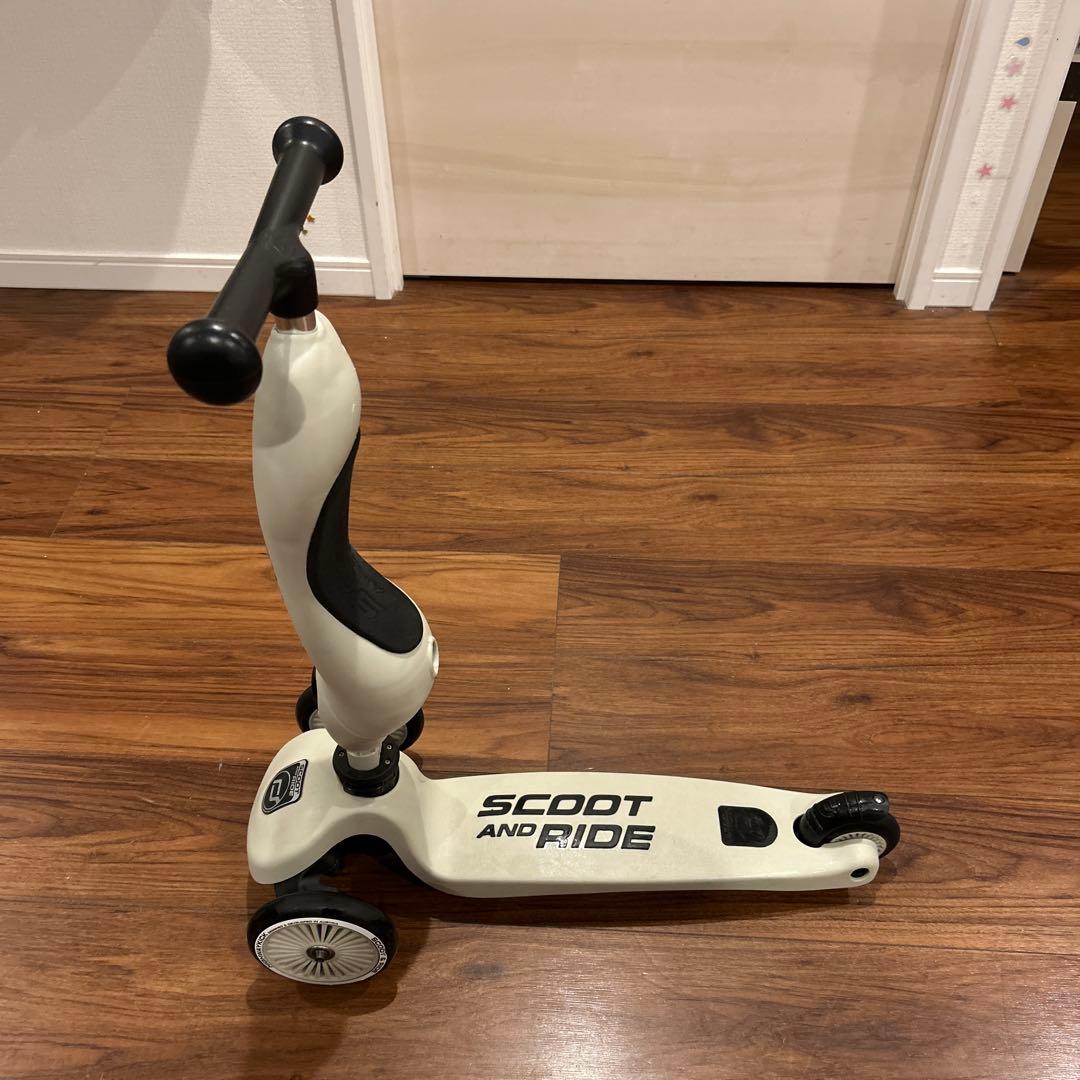 SCOOT AND RIDE スケーター ホワイト