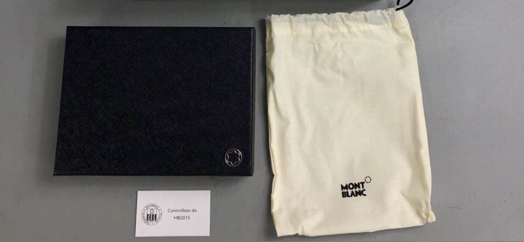 【新品未使用】MONTBLANC サルトリアルブラックパスポートケース