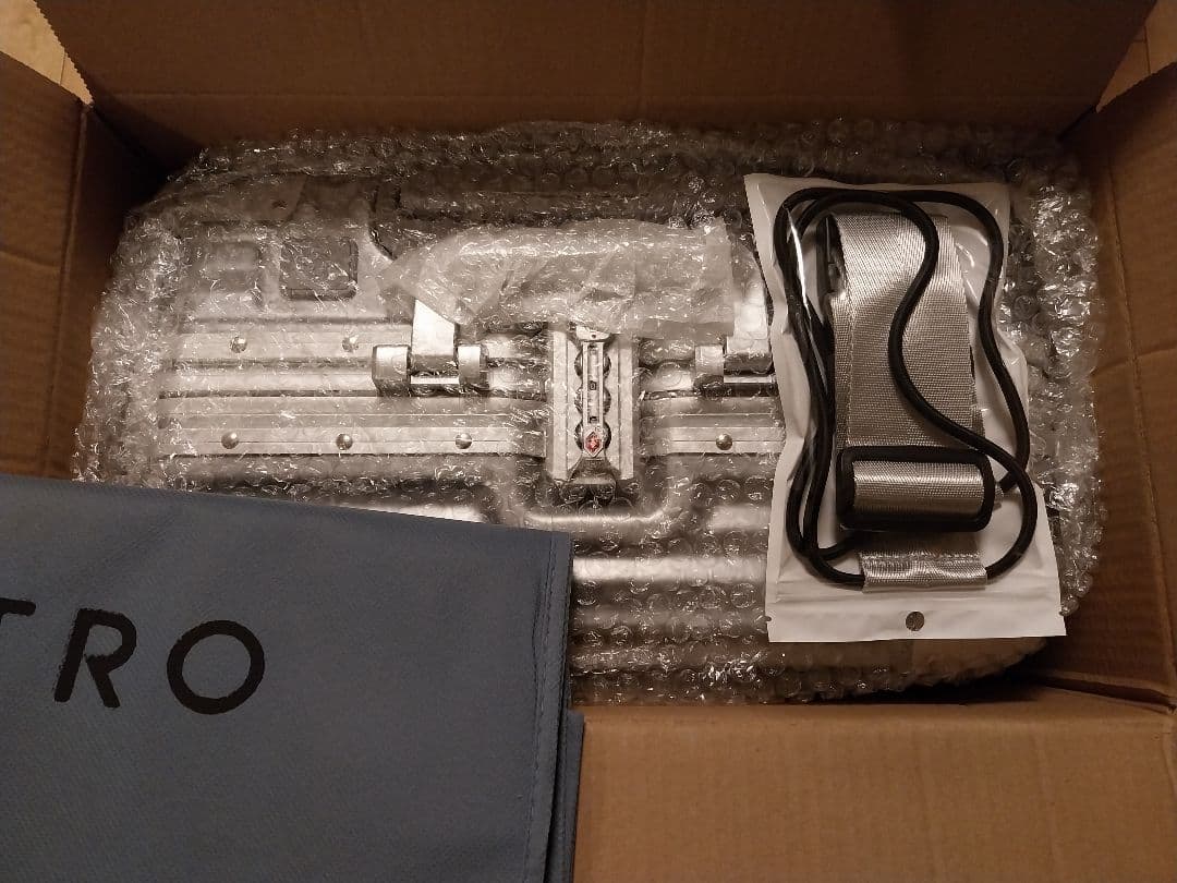 新品☆軽量アルミフレームキャリーケース 機内持ち込み 29L/シルバー