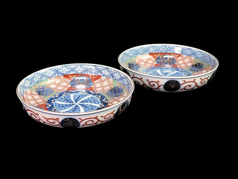 大聖寺伊万里　金襴手　菊花四方襷紋に丸紋の図　４寸皿　２枚　D377AS-CHz