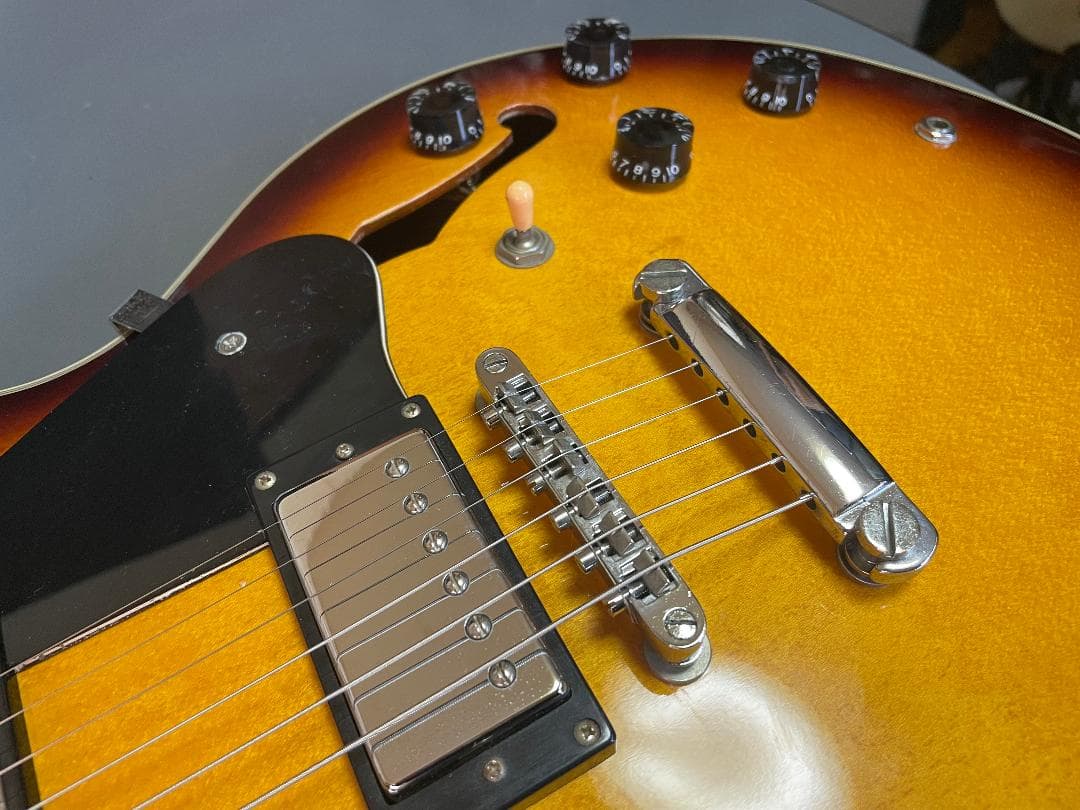 Toni Smith ES335タイプ セミアコ