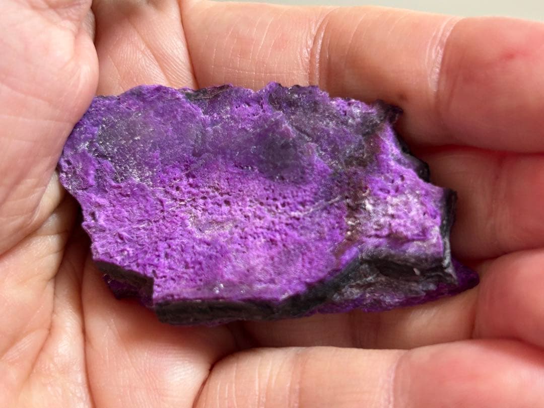 杉石　スギライト　Sugilite 南アN’chwaning Ⅲ鉱山産　鉱物標本