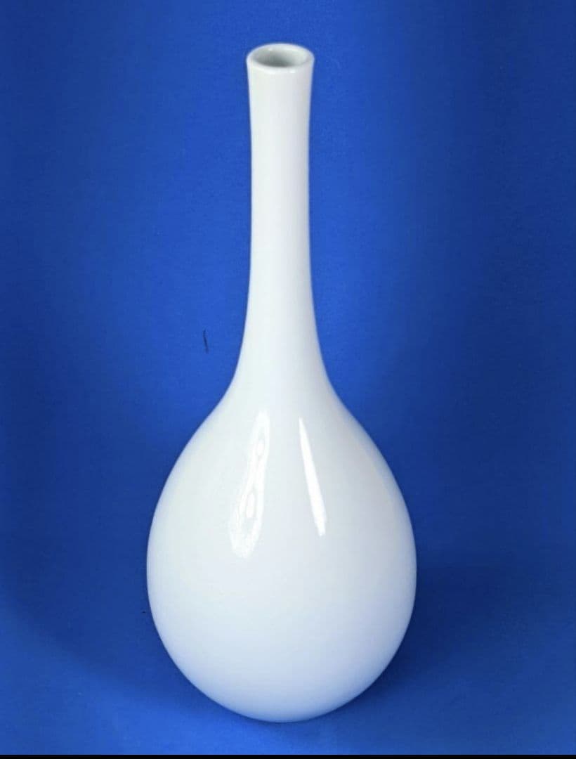 未使用　白磁　有田焼 鶴首一輪挿　中村清六作　高麗庵清六窯　黄綬褒章　ろくろ挽き