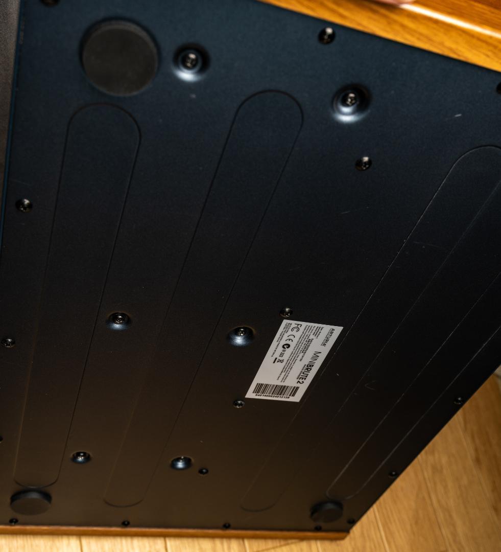 ARTURIA MINIBRUTE 2 シンセサイザー